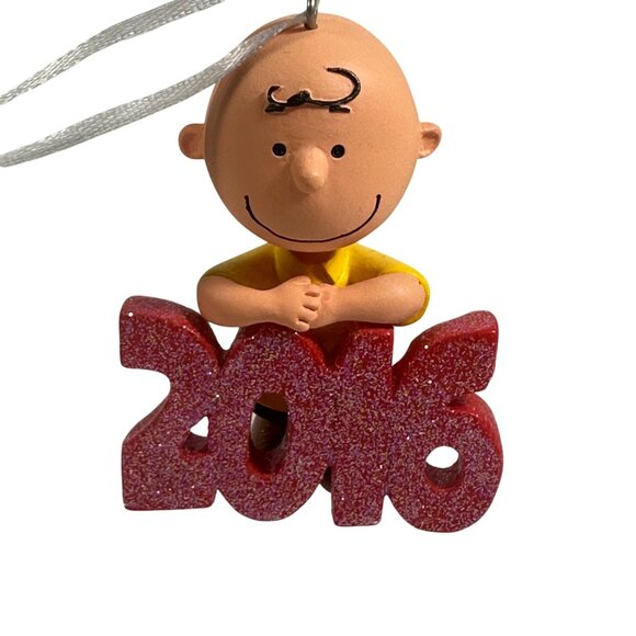 Hallmark 2016 Charlie Brown Peanuts Christmas Ornament W/ Glittered Red Numbers - Picture 5 of 6